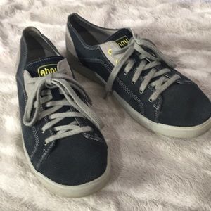 AHNU blue canvas sneakers size 8.5